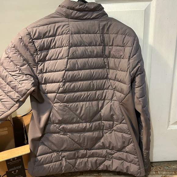 North face xl grey down jacket - Picture 4 of 4